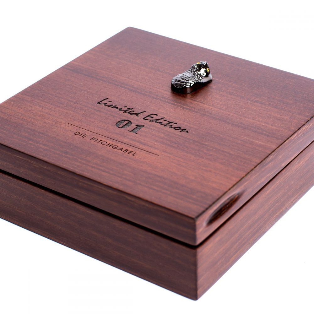 Exclusiv und limitiert Pitchgabel Gold/Diamant Edition Hawk